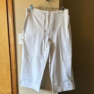 Chico's White Capris Pants
